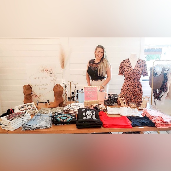 Meet your Posher, Lauren - Picture 5 of 8